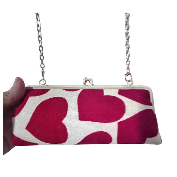 NIB Miu Miu Parfums Red Hearts Kiss lock Clutch - Picture 3 of 6